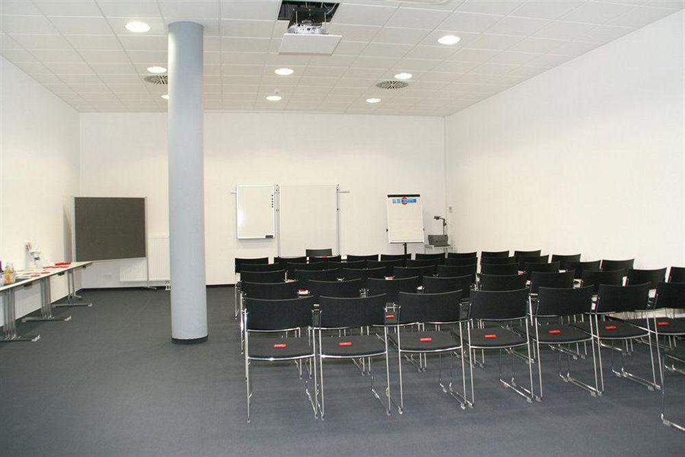 Business & Conference Sporthotel Großwallstadt Exteriör bild